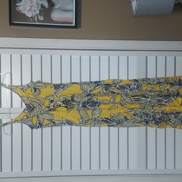 Fun Yellow sundress - Picture 1 of 2